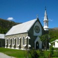 Welcome to Arrowtown: A Photo Essay Roughly a 20-minute drive from the ski resorts and bungy jumping bridges of Queenstown, New Zealand, lies a quiet little town that not everybody knows about. But this town, while being ridiculously cute and modern, has the ability to transport visitors back in time for an afternoon.