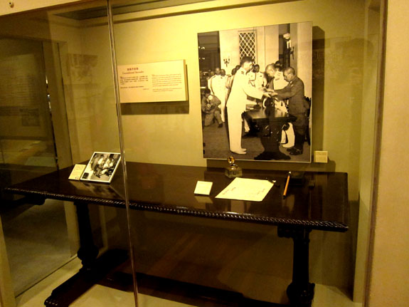 Desk used for signing of Hong Kong back to Britain from the Japanese