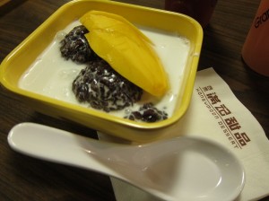Mango and Black Rice at Honeymoon Dessert Hong Kong