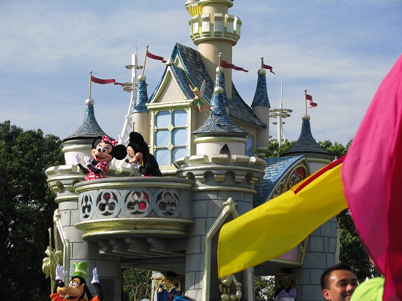 Mickey Embarassed at Hong Kong Disneyland